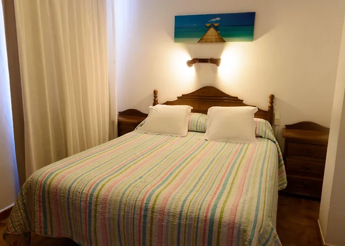 Hostal La Isla Mahon 