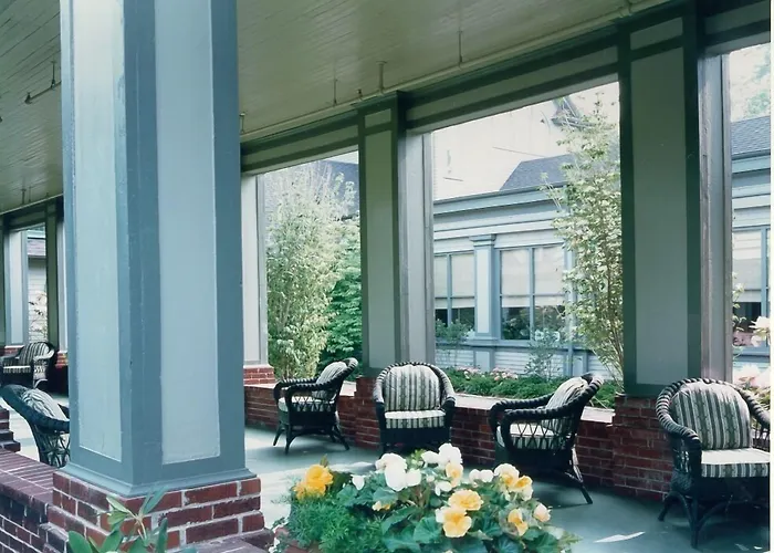 Roycroft Inn East Aurora
