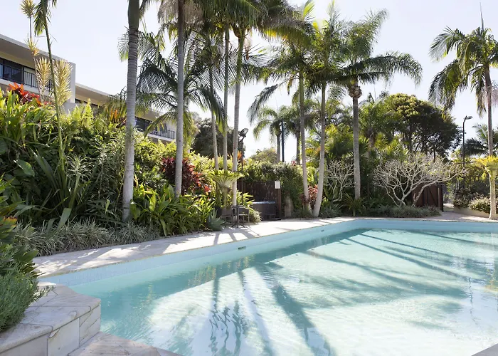 The Oasis Apartments And Treetop Houses Byron Bay
