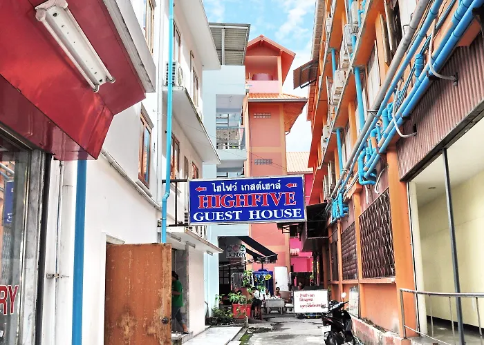 Highfive Guest House Pattaya
