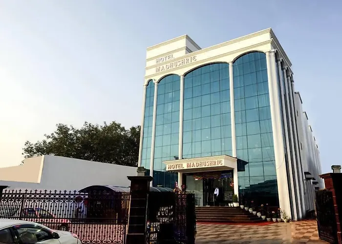 Hotel Madhushrie Agra 