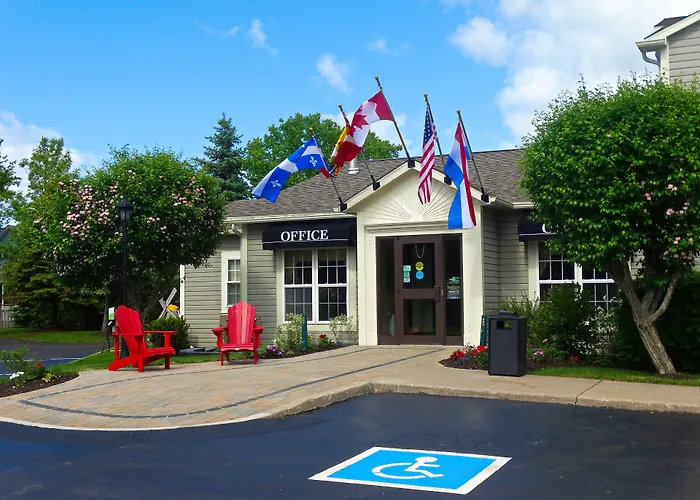 Amsterdam Inn & Suites Sussex
