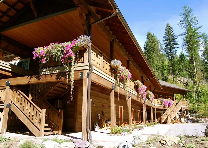 Glacier Guides Lodge West Glacier
