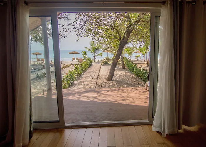 The Place Resort At Tokeh Beach Freetown