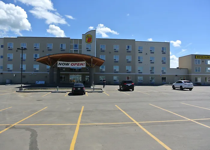 Super 8 By Wyndham Lloydminster Hotel