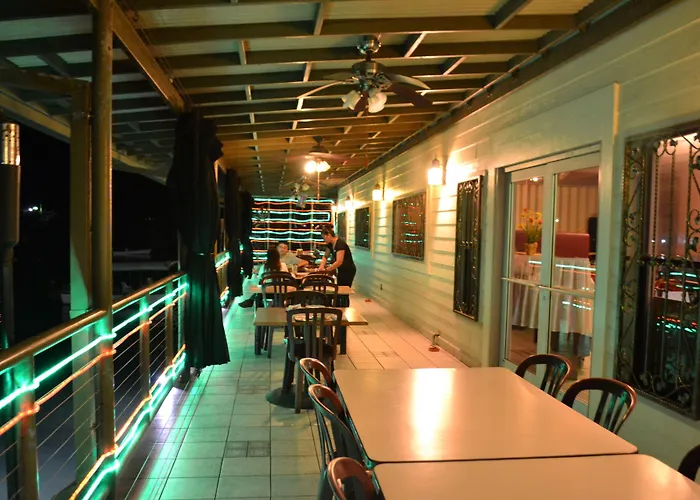 West Plaza Malakal Hotel Koror
