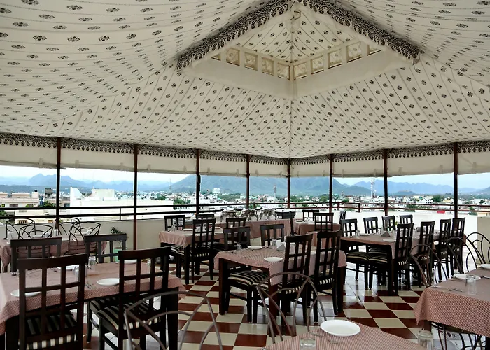 Hotel Royal Pratap Niwas Udaipur