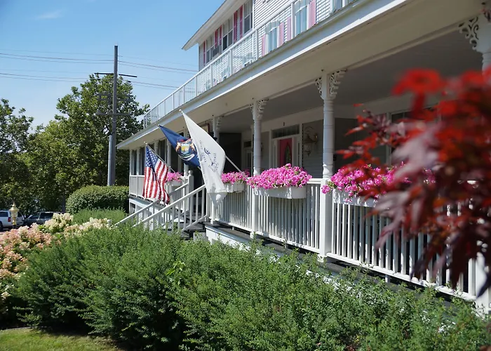 Harbor House Inn Grand Haven