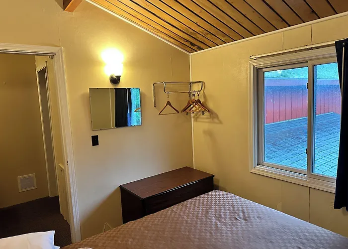Cedar Hill Lodge Saint Ignace