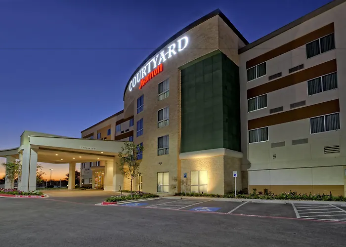 Hotel Courtyard By Marriott San Marcos