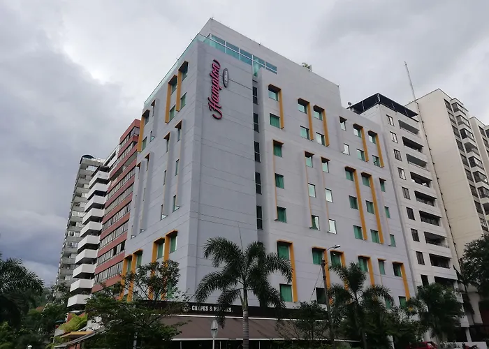 Hampton By Hilton Cali Hotel