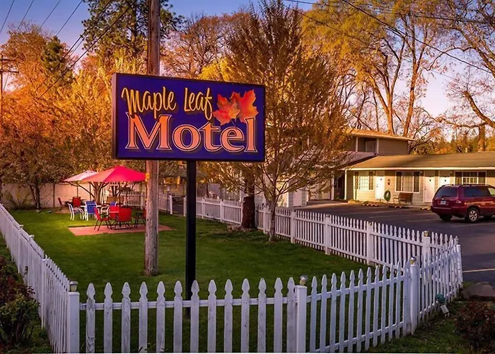 Maple Leaf Motel Shady Cove