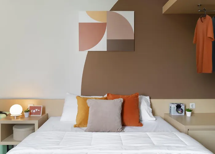 UROOMS Panglima Polim Jakarta