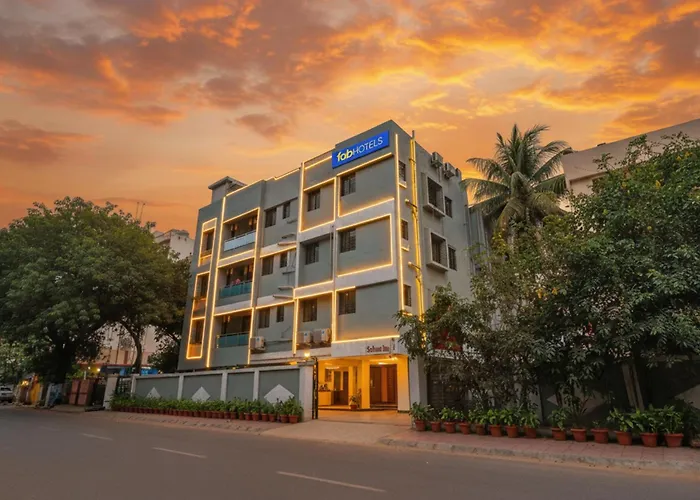 Fabhotel Saffron Inn I - Nr Darshan Museum Pune