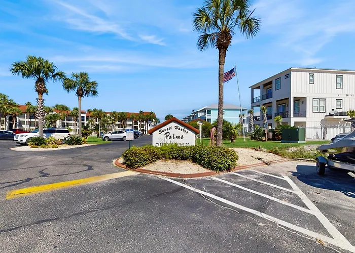 Sunset Harbor Palms 1-204 Hotel Navarre