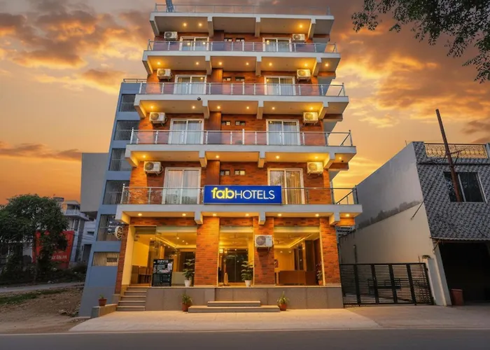 Fabhotel Unique Stay - Max Super Speciality Hospital, Sector 128 Noida