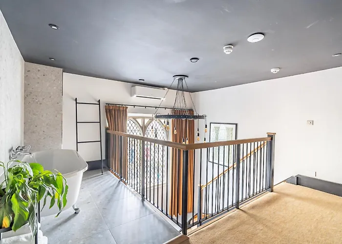 Crescent Place By Mansley Cheltenham