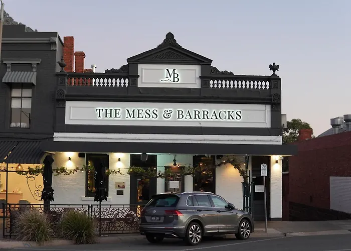 The Mess And Barracks Hotel Ararat