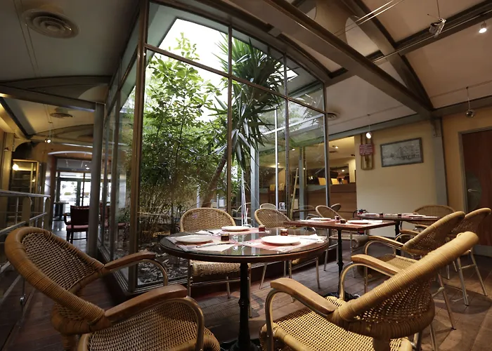 Hôtel Au Petit Caporal Maisons-Alfort