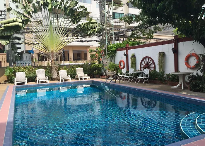 Stable Lodge - Sha Certified Bangkok