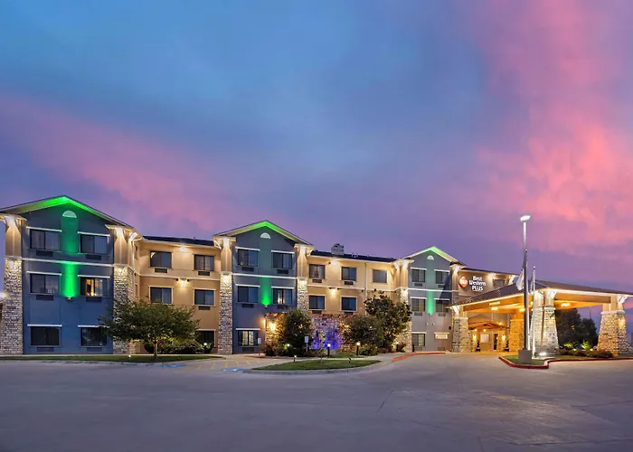 Best Western Plus Emerald Inn & Suites Garden City
