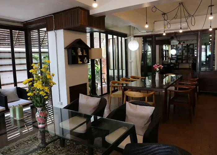Kampaeng Ngam Hotel - Steps To Night Bazaar & Old City Chiang Mai