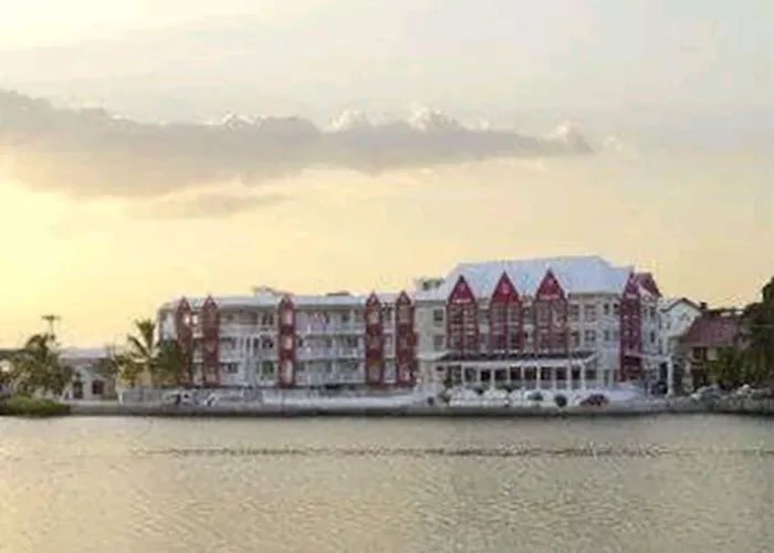 Ramada By Wyndham Tikal Isla De Flores