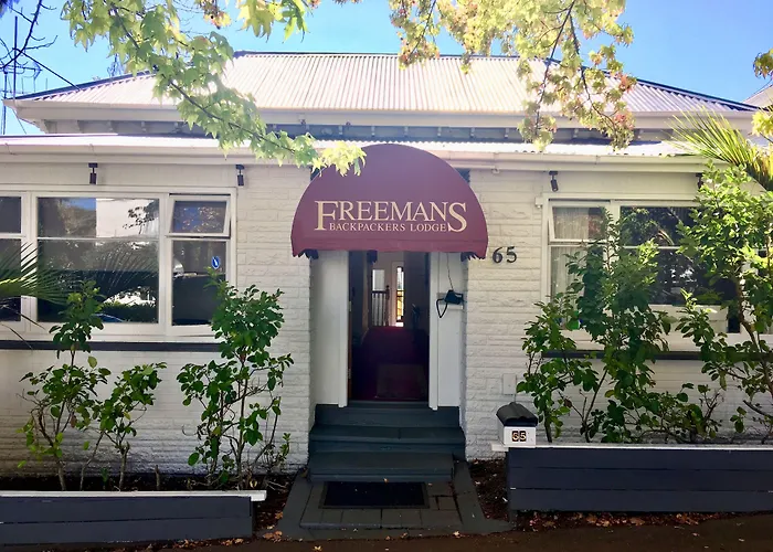 Hotel Freemans Backpackers Auckland