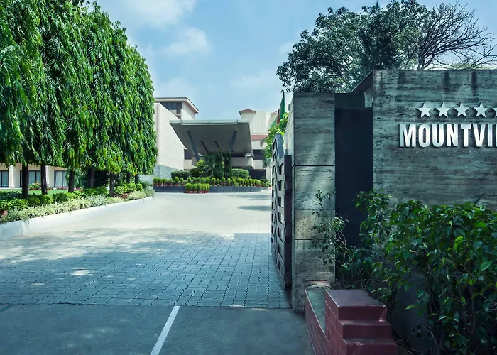 Hotel Mountview Chandigarh