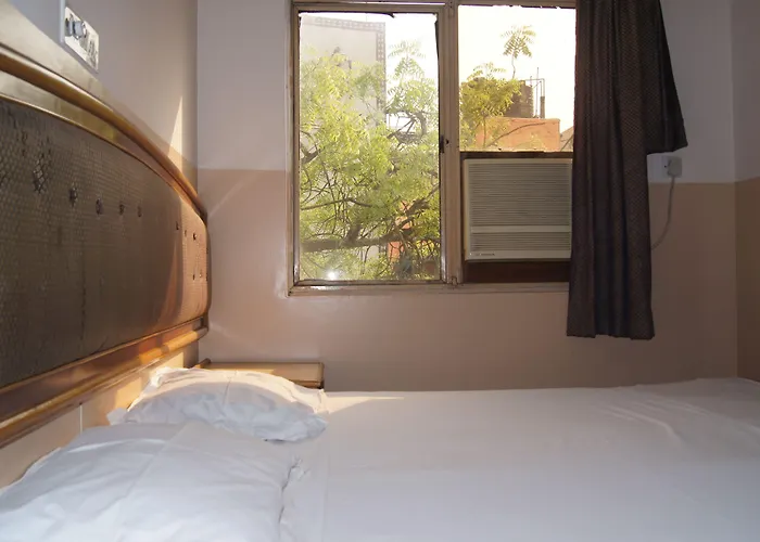 Hotel Westend Holiday Home 5 Mint From Nizamuddin Railway Station New Delhi