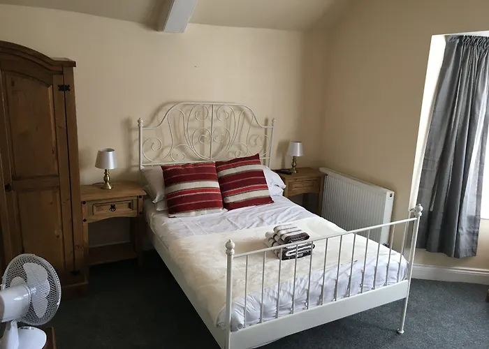 The Hollies Inn Westbury 