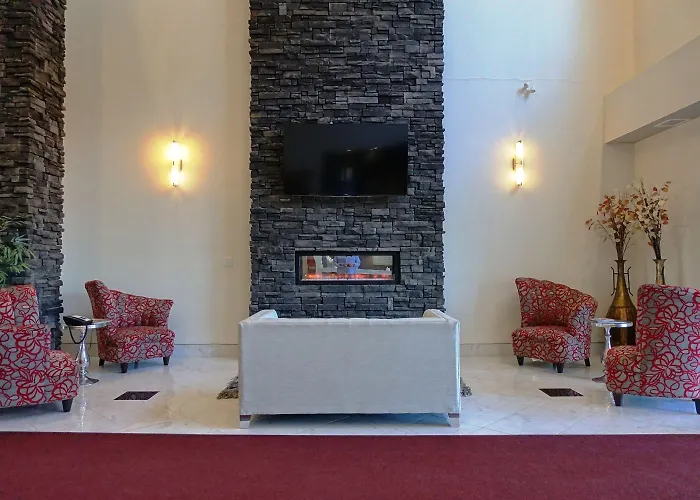 Ramada By Wyndham Moose Jaw Hotel