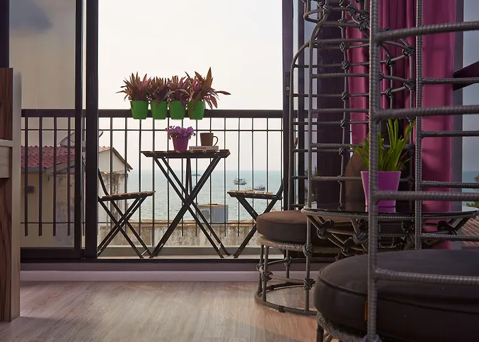 The Weekend Pattaya Hotel