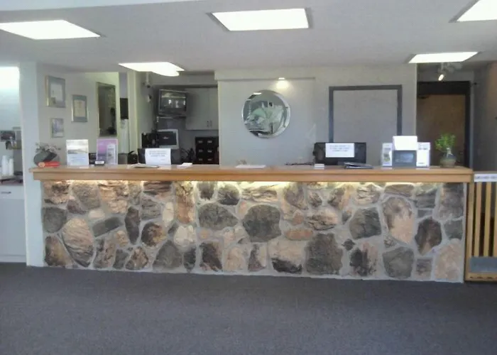 Quail'S Nest Inn & Suites Osage Beach