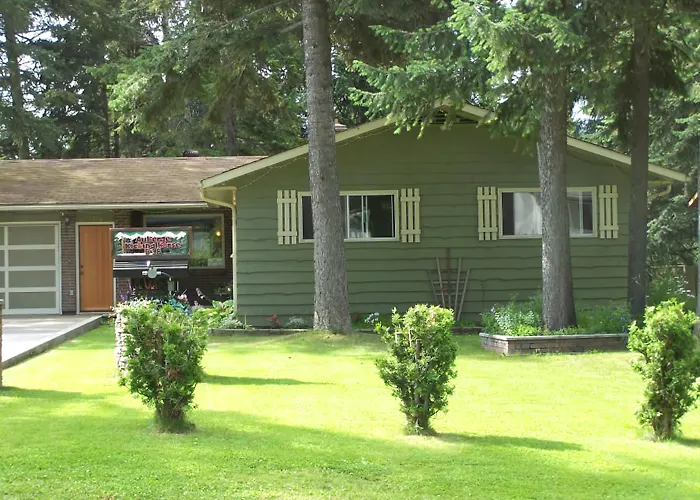Auberge Kicking Horse Guest House Golden