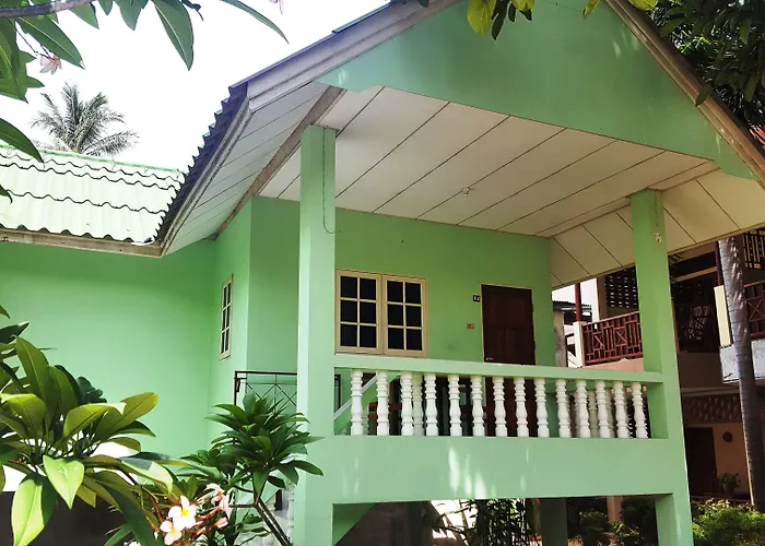 Rattana Guesthouse & Bungalow Chaweng Beach