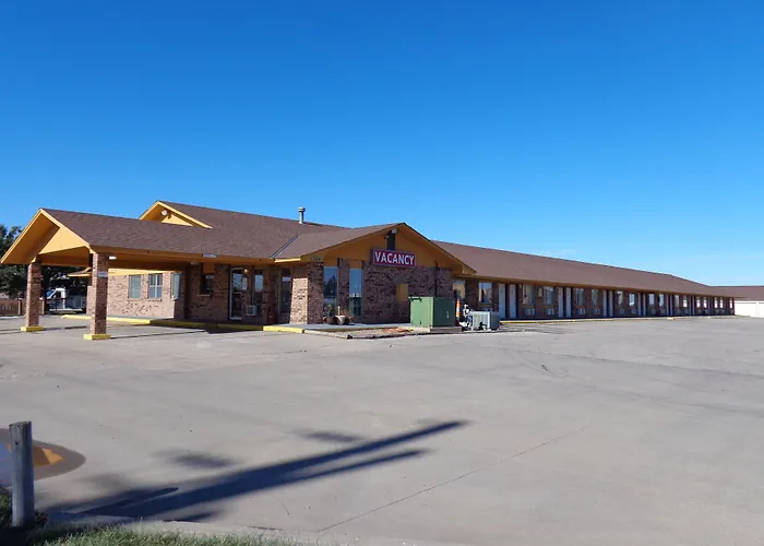 National 9 Inn Garden City