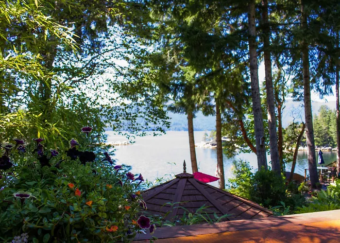Tranquility Bay Waterfront Inn Sechelt