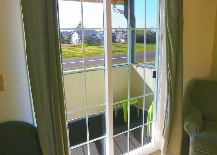 Pacific City Inn
