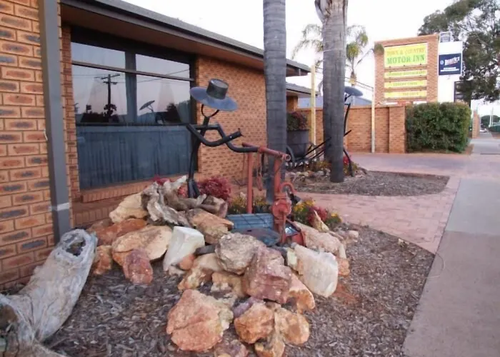 Cobar Town & Country Motor Inn
