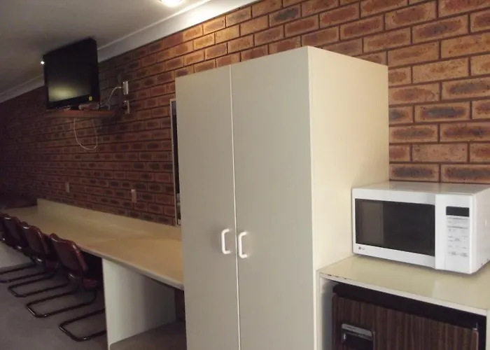 Cobar Town & Country Motor Inn