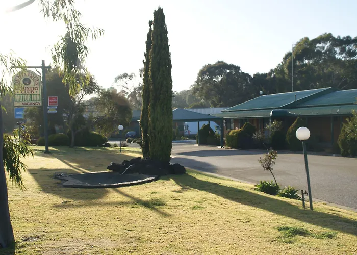 Deniliquin Country Club Motor Inn