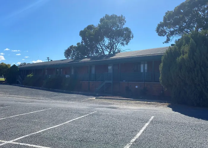 Deniliquin Country Club Motor Inn