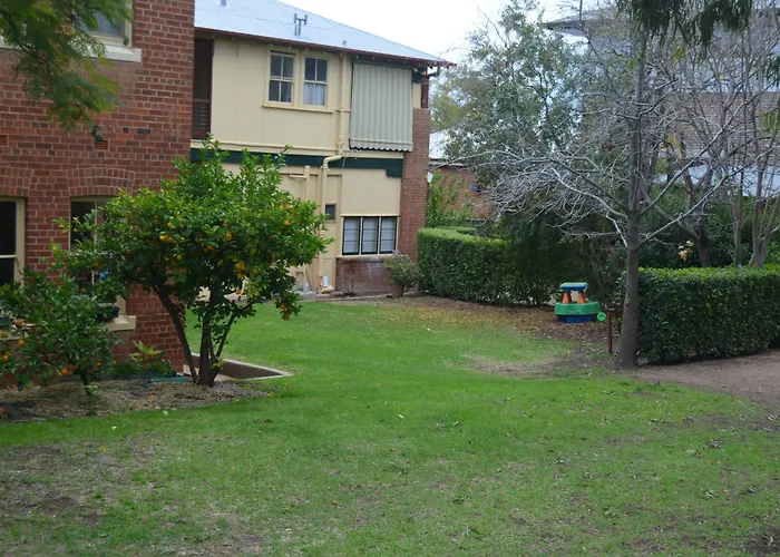 Old Parkes Convent Bed & Breakfast