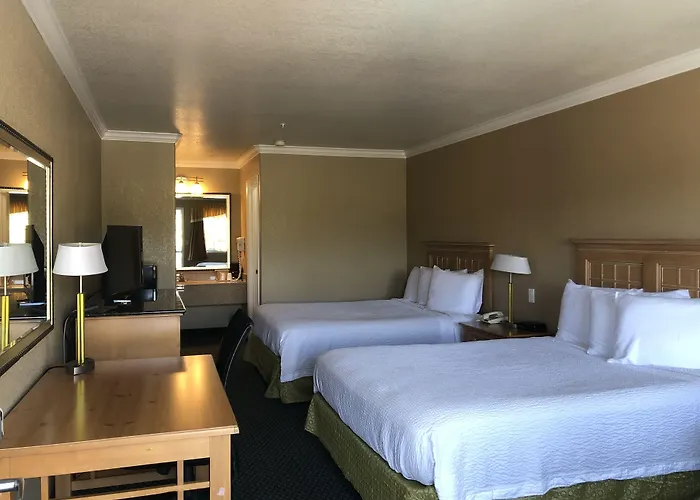Lake Point Lodge Clearlake Oaks