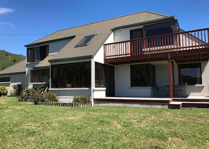 Bay Vista Waterfront Motel Picton