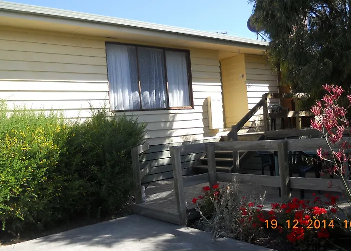 Summers Rest Units Port Campbell