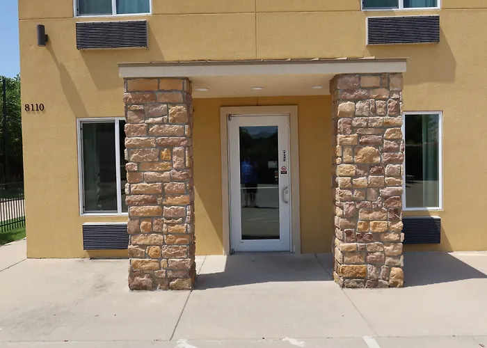 West Worth Inn & Suites White Settlement