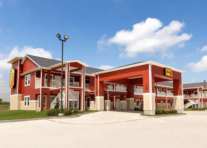 Super 8 By Wyndham Carrizo Springs Motel