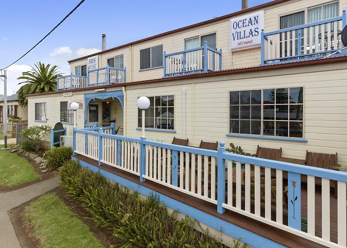 Amos House & Swansea Ocean Villas